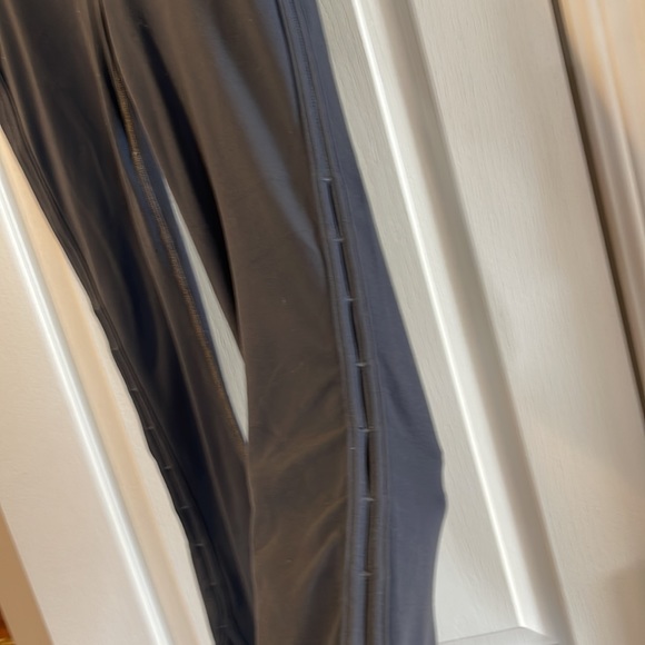 Athleta Dark Grey leggings mesh slotted sides w high waist Size XS - Picture 2 of 7